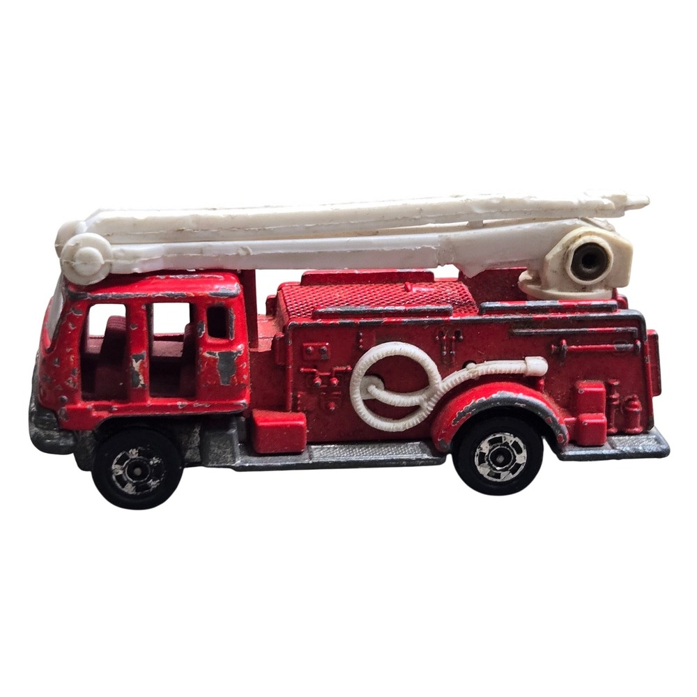Vintage Tomica No. 3 Isuzu Squrt Fire Engine Firetruck Diecast Car Japan 1975